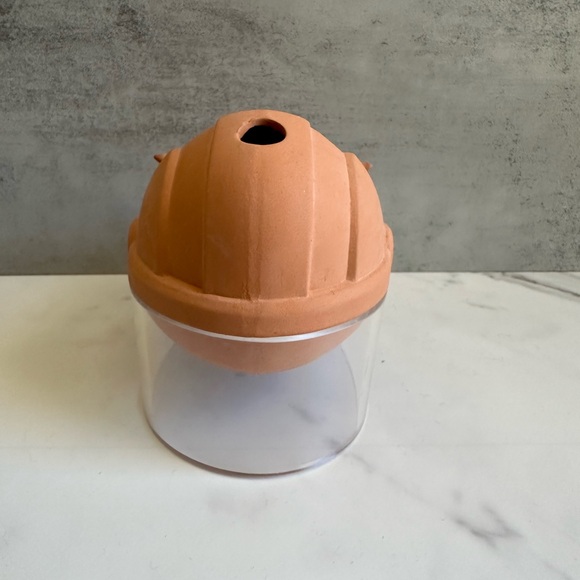 Chia Pet - Star Wars The Child Baby Yoda Floating Edition with Stand - Picture 4 of 11